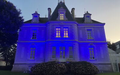 L’Hôtel de Ville tout de bleu vêtu pour « Movember »