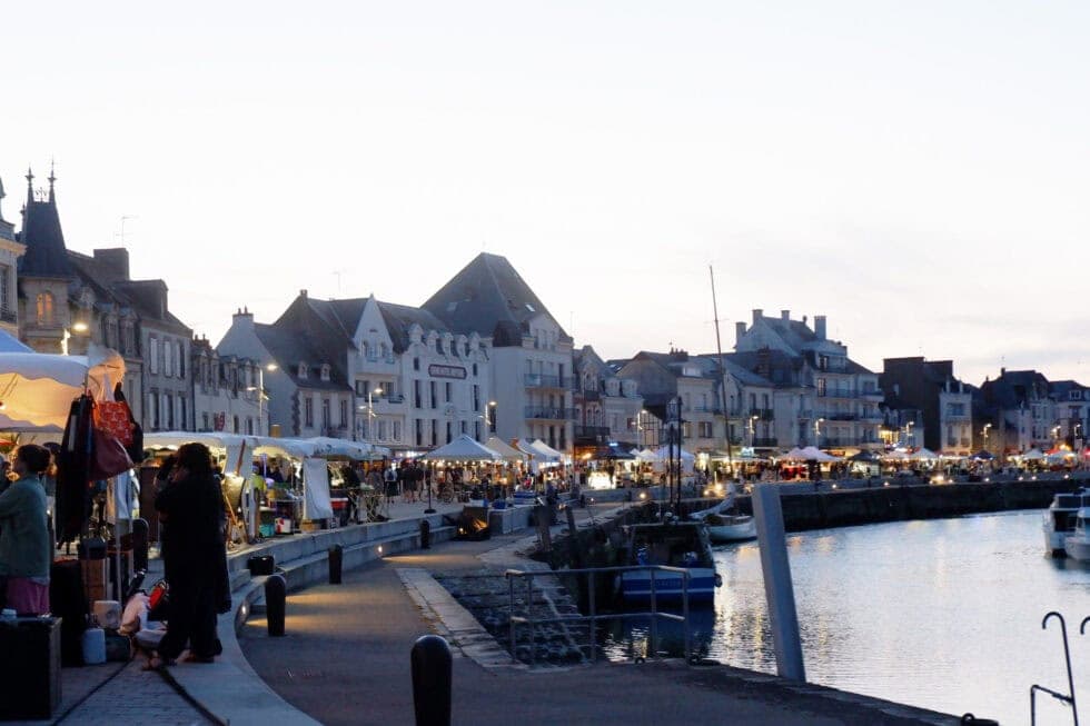 MARCHÉ NOCTURNE