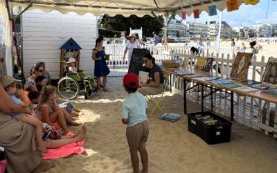Lecture à Nau Plage : le plaisir de lire les pieds dans le sable